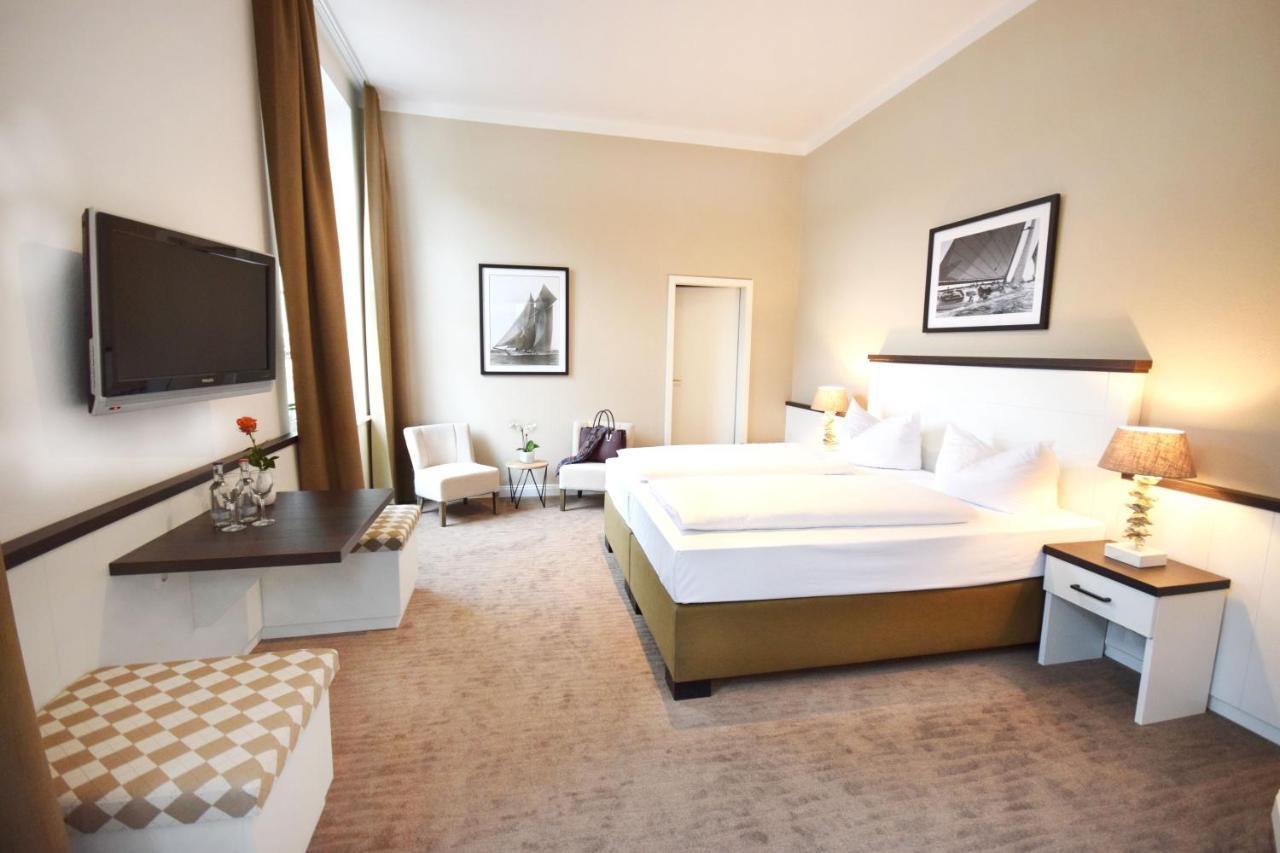 Hotel Strandschloesschen Любек Екстер'єр фото