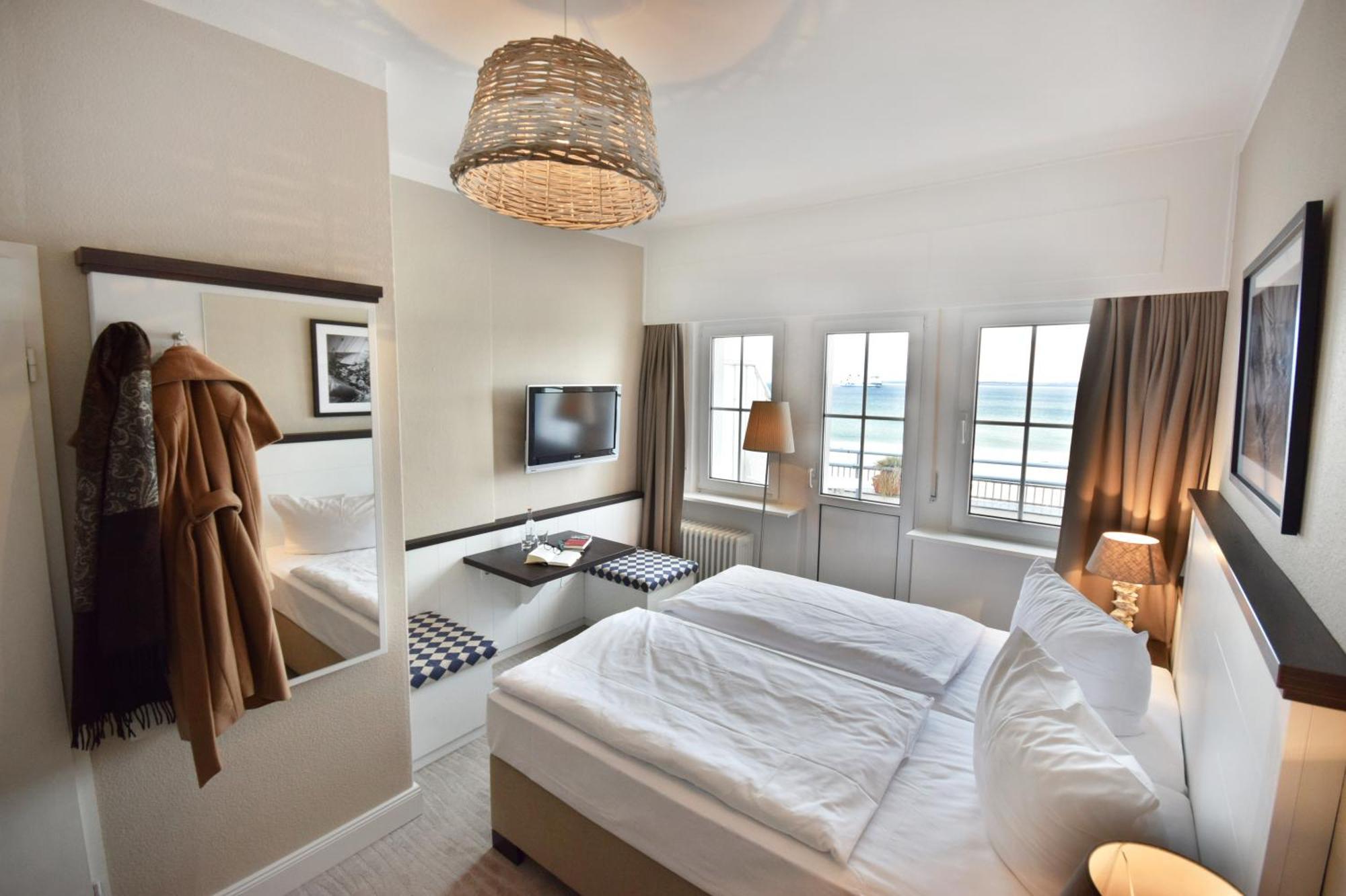 Hotel Strandschloesschen Любек Екстер'єр фото