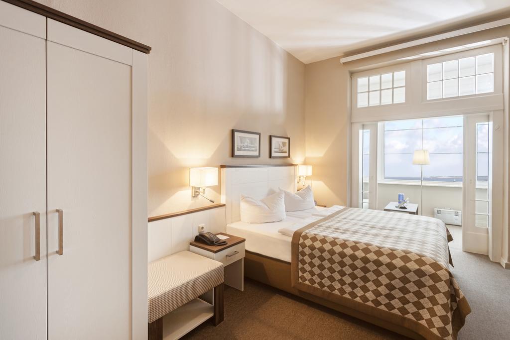 Hotel Strandschloesschen Любек Екстер'єр фото