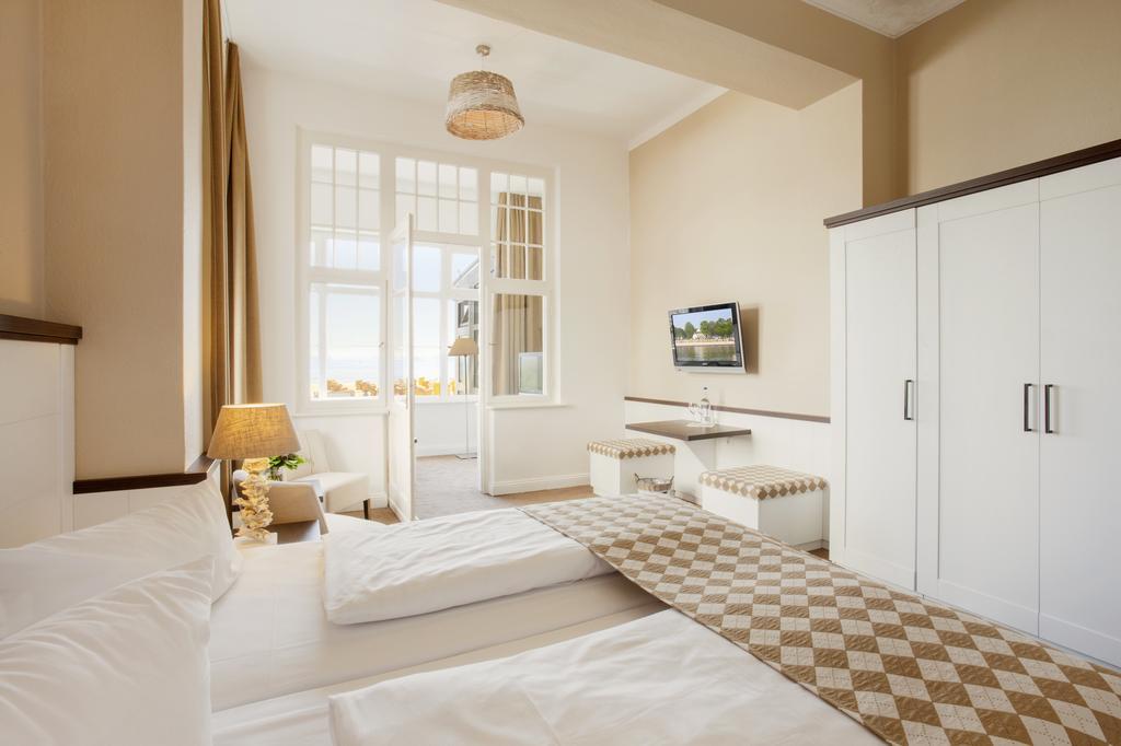 Hotel Strandschloesschen Любек Екстер'єр фото