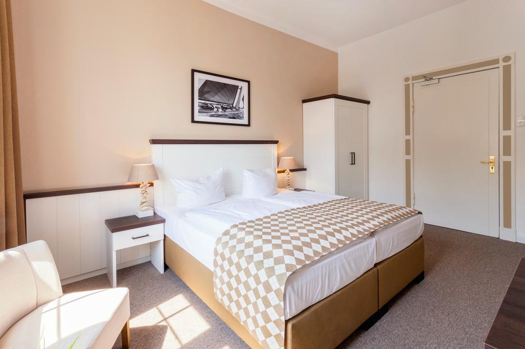 Hotel Strandschloesschen Любек Екстер'єр фото