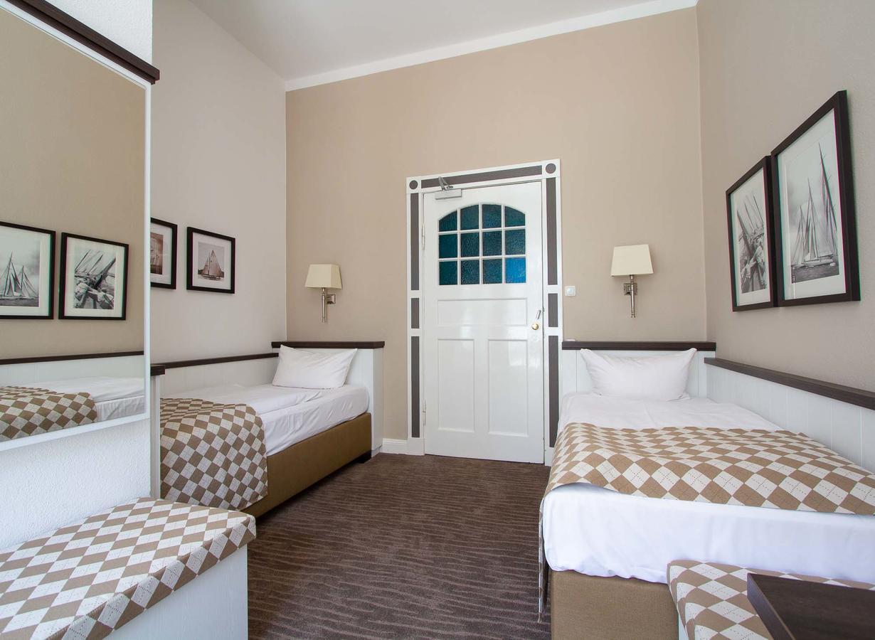 Hotel Strandschloesschen Любек Екстер'єр фото