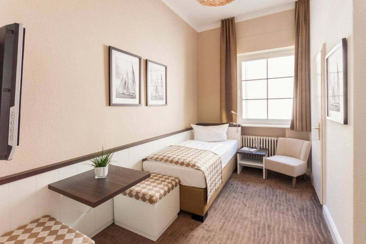 Hotel Strandschloesschen Любек Екстер'єр фото