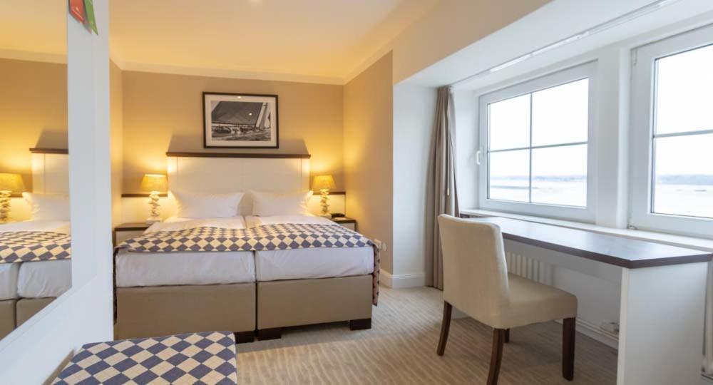 Hotel Strandschloesschen Любек Екстер'єр фото