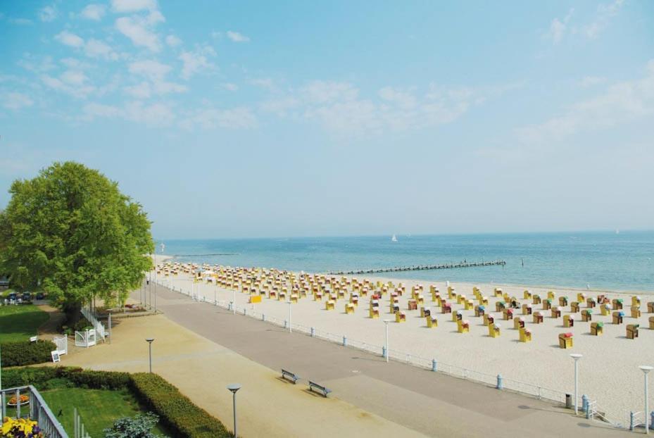 Hotel Strandschloesschen Любек Екстер'єр фото