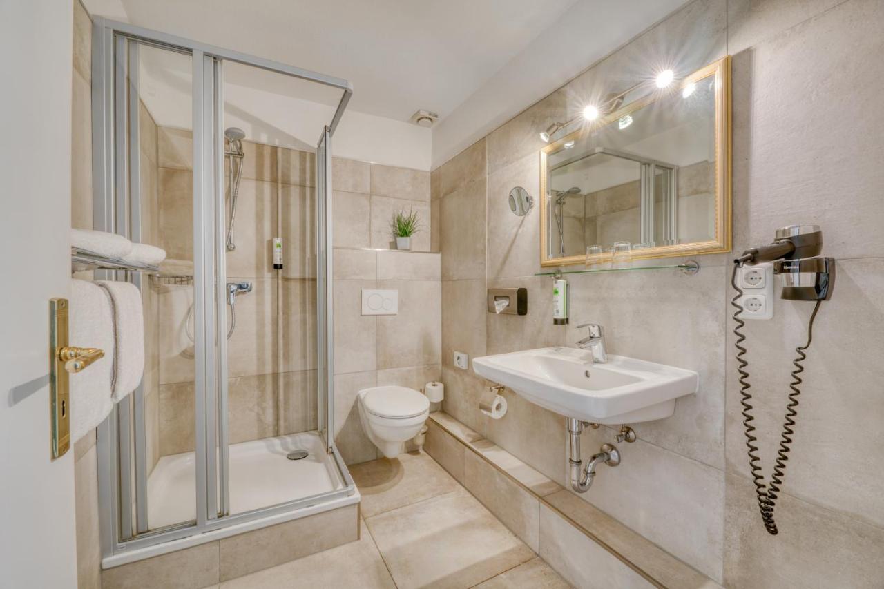 Hotel Strandschloesschen Любек Екстер'єр фото