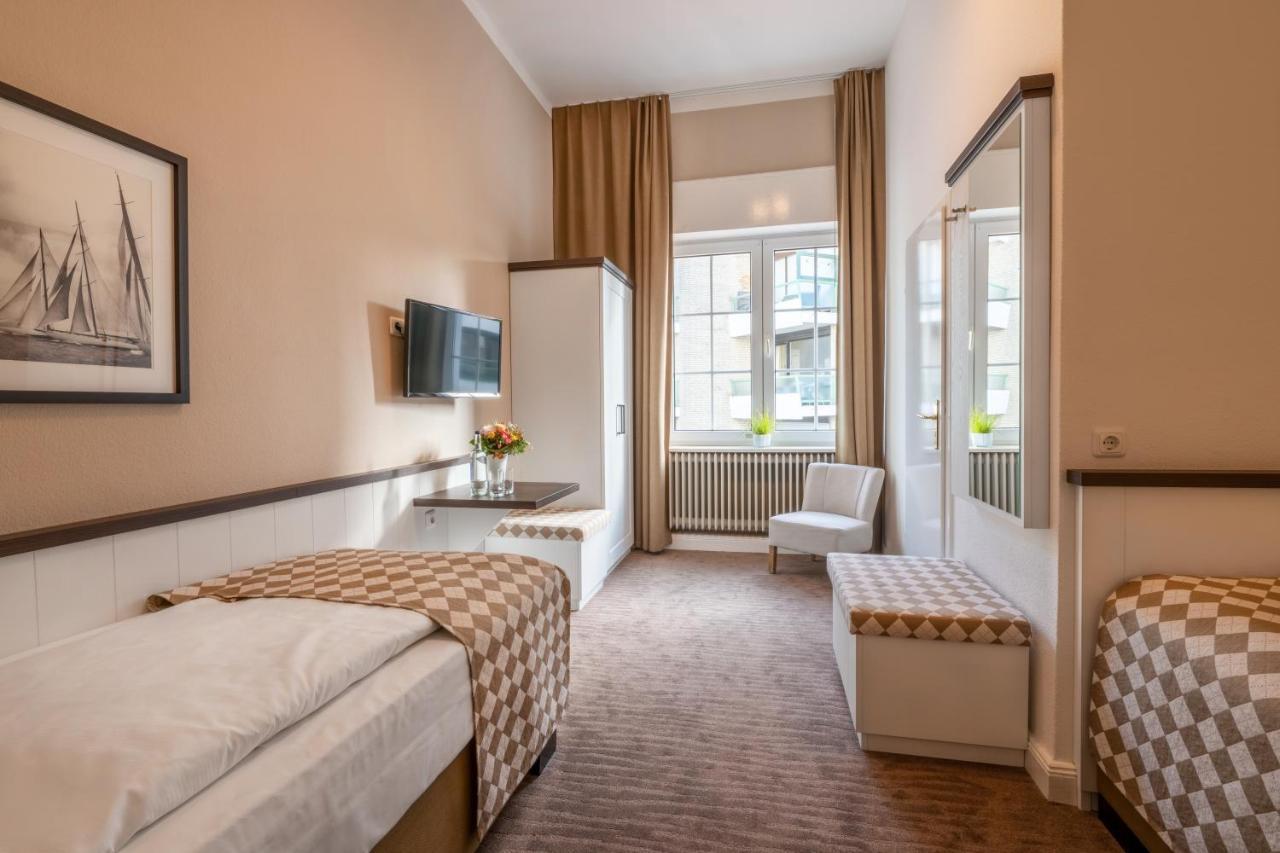 Hotel Strandschloesschen Любек Екстер'єр фото